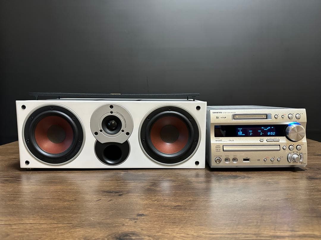 美品　DALI センタースピーカー ZENSOR VOKAL ホワイト