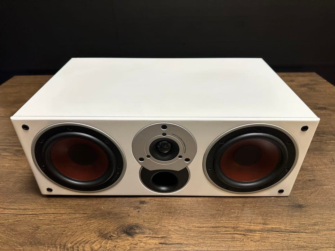 美品　DALI センタースピーカー ZENSOR VOKAL ホワイト