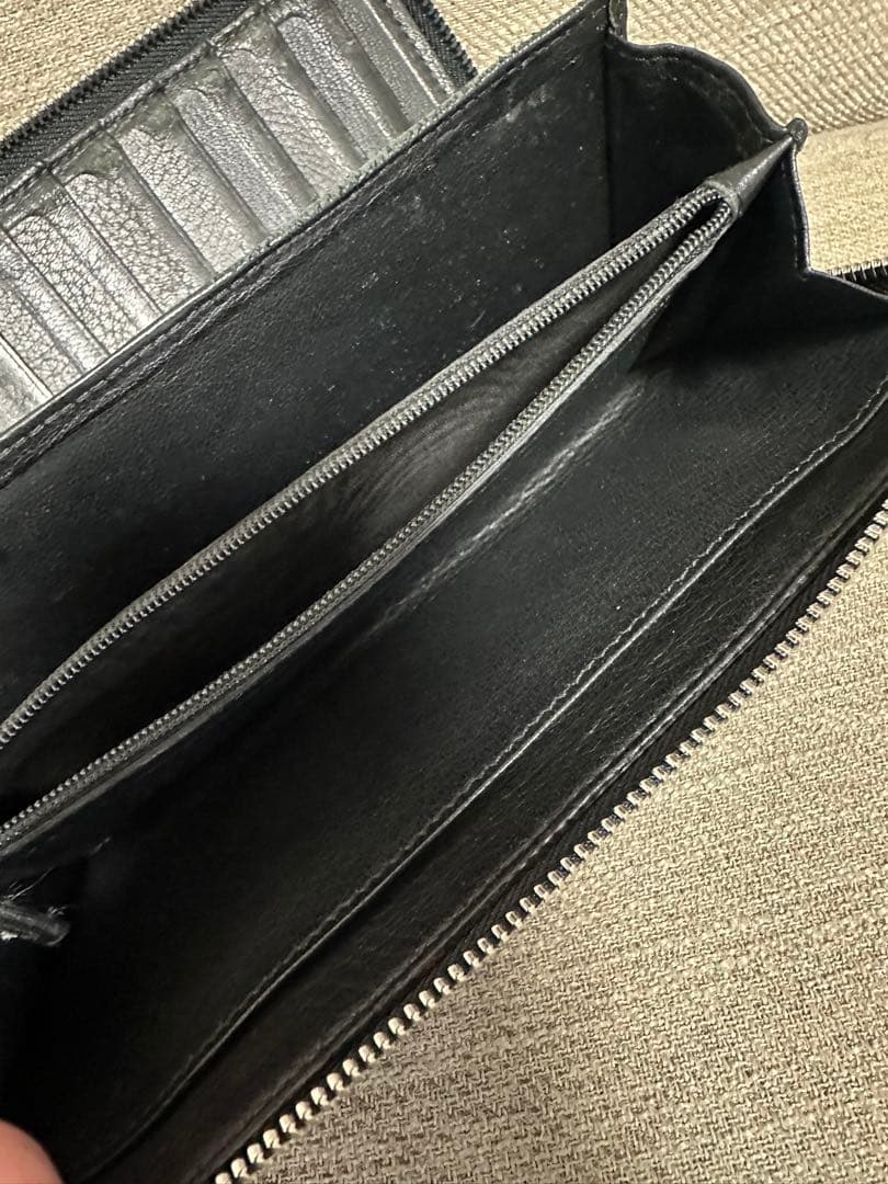 GUCCI ブラックレザー 長財布 ロゴ入り