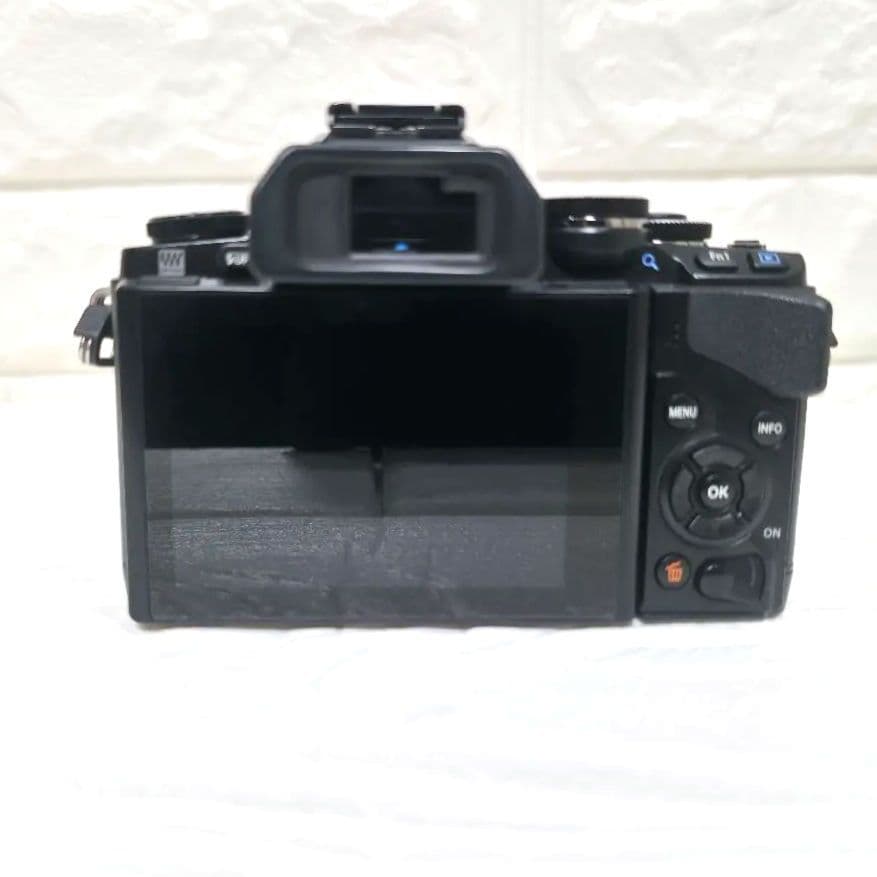 481美品】OLYMPUS OM-D E-M10 MarkⅡ ダブルズームキット