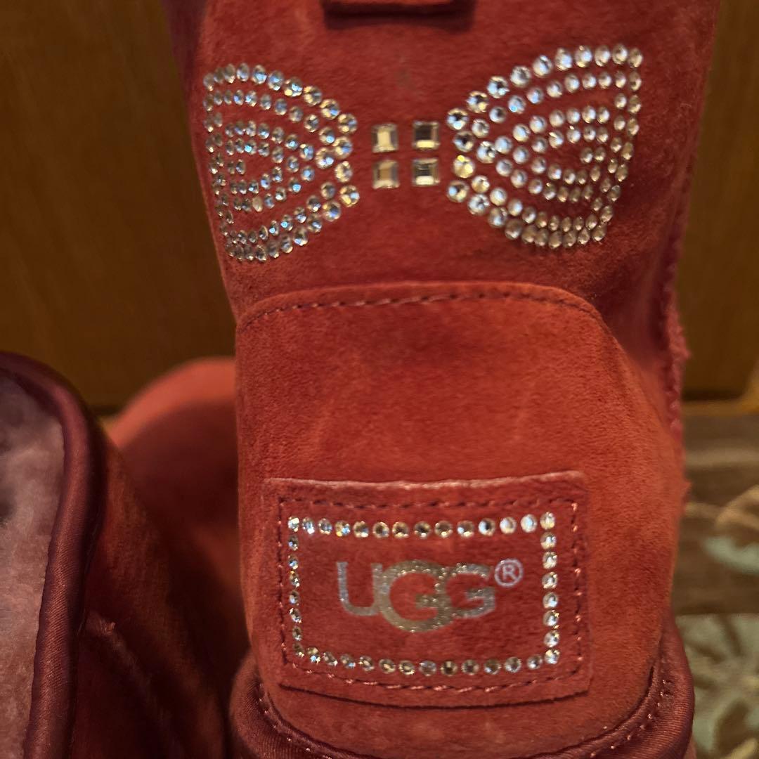 【美品】UGG スワロフスキー ムートンブーツ ワインレッド 推し色　赤