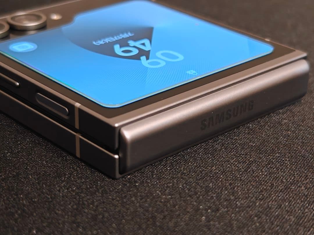 Galaxy Z Flip6 256GB シルバーシャドウ【国内版】