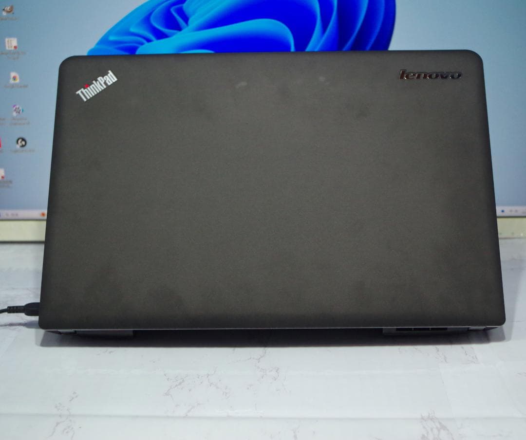 Lenovo ThinkPad　★メモリ8G　320G Win11 Office