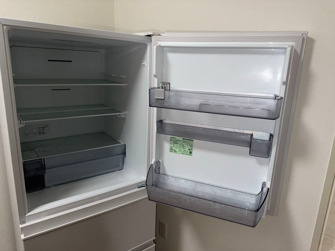 2025年製 東芝 自動製氷機 3ドア冷蔵庫 330L マットホワイトW33SC