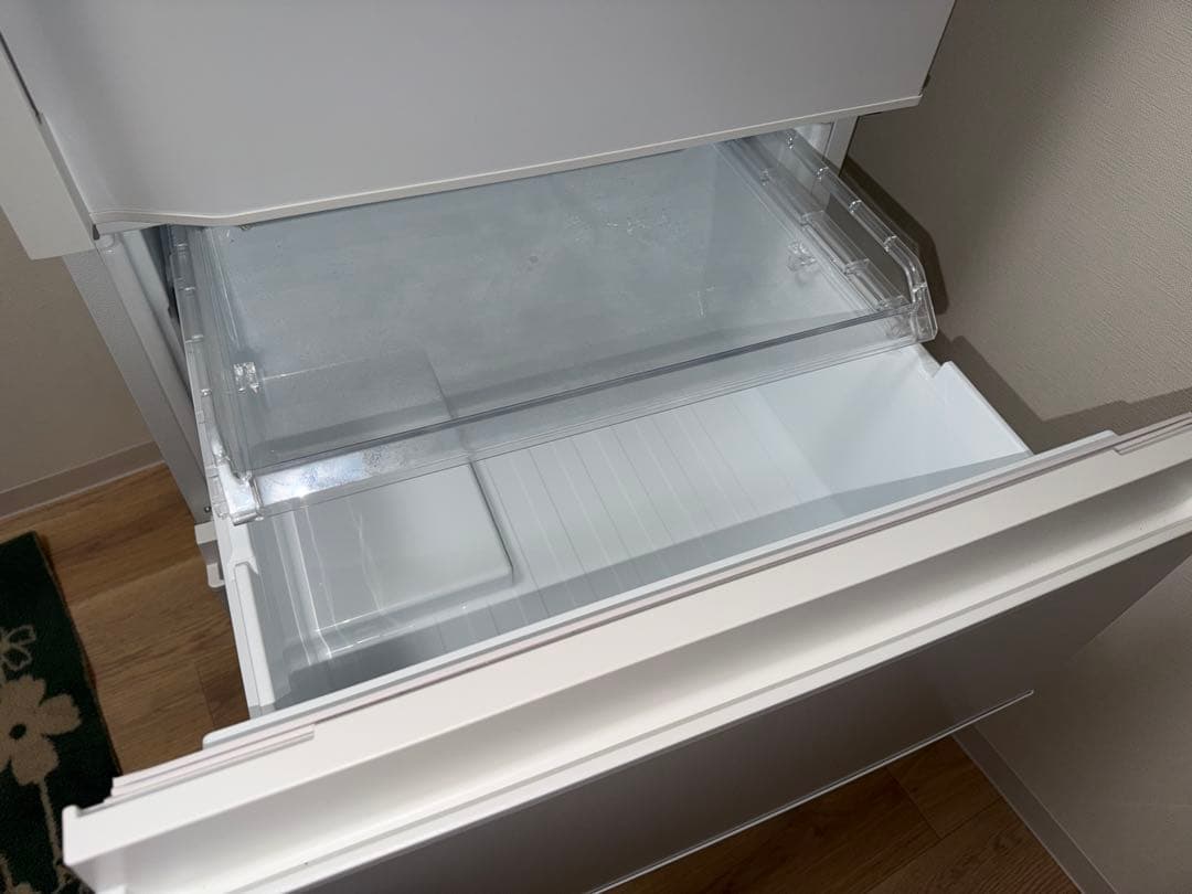 2025年製 東芝 自動製氷機 3ドア冷蔵庫 330L マットホワイトW33SC