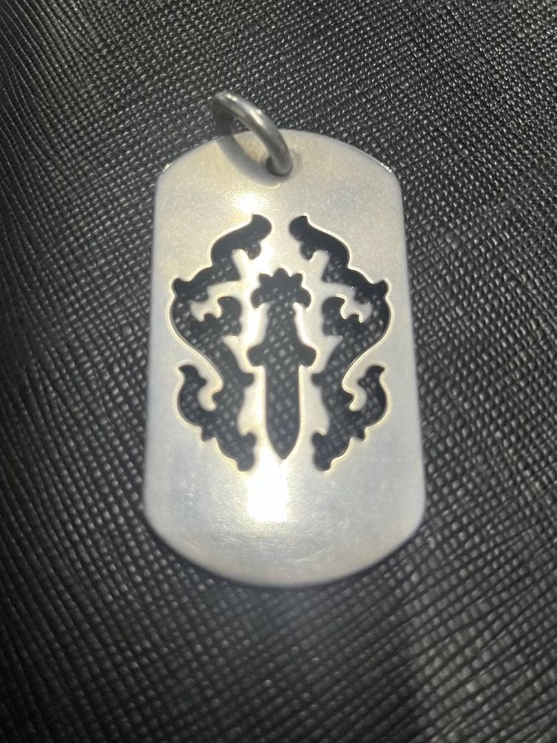 クロムハーツ ヴァインダガーカットアウトドッグタグ ラージ ペンダントトップ
