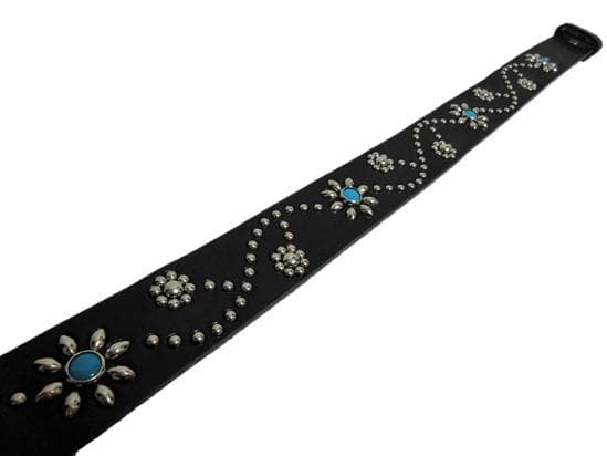 栃木レザー　フラワー型スタッズベルト　黒（ターコイズスポッツ）一枚革