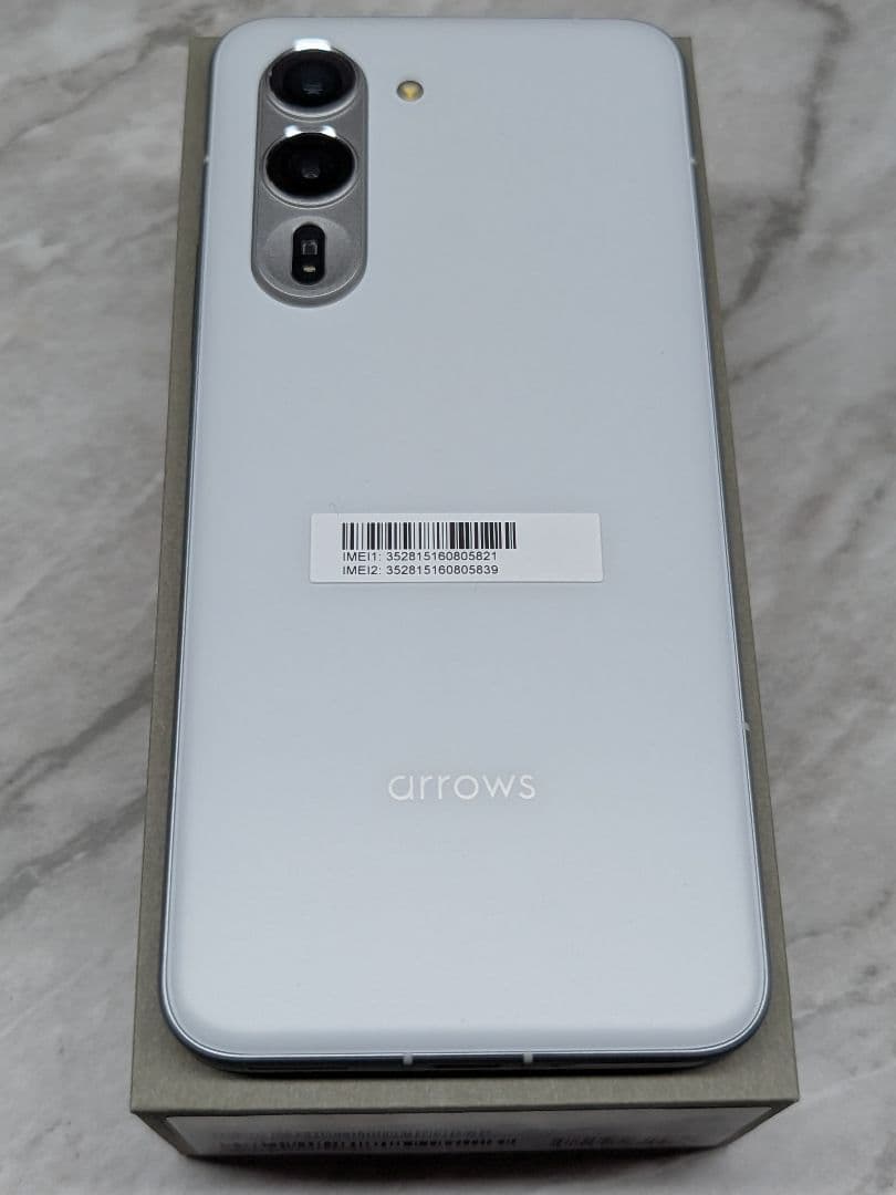 arrows Alpha M08 ホワイト