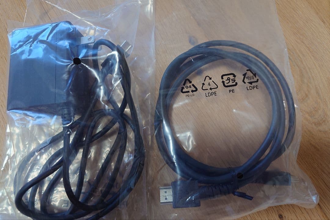 NintendoSwitch本体2024年購入 動作確認済/付属品完備