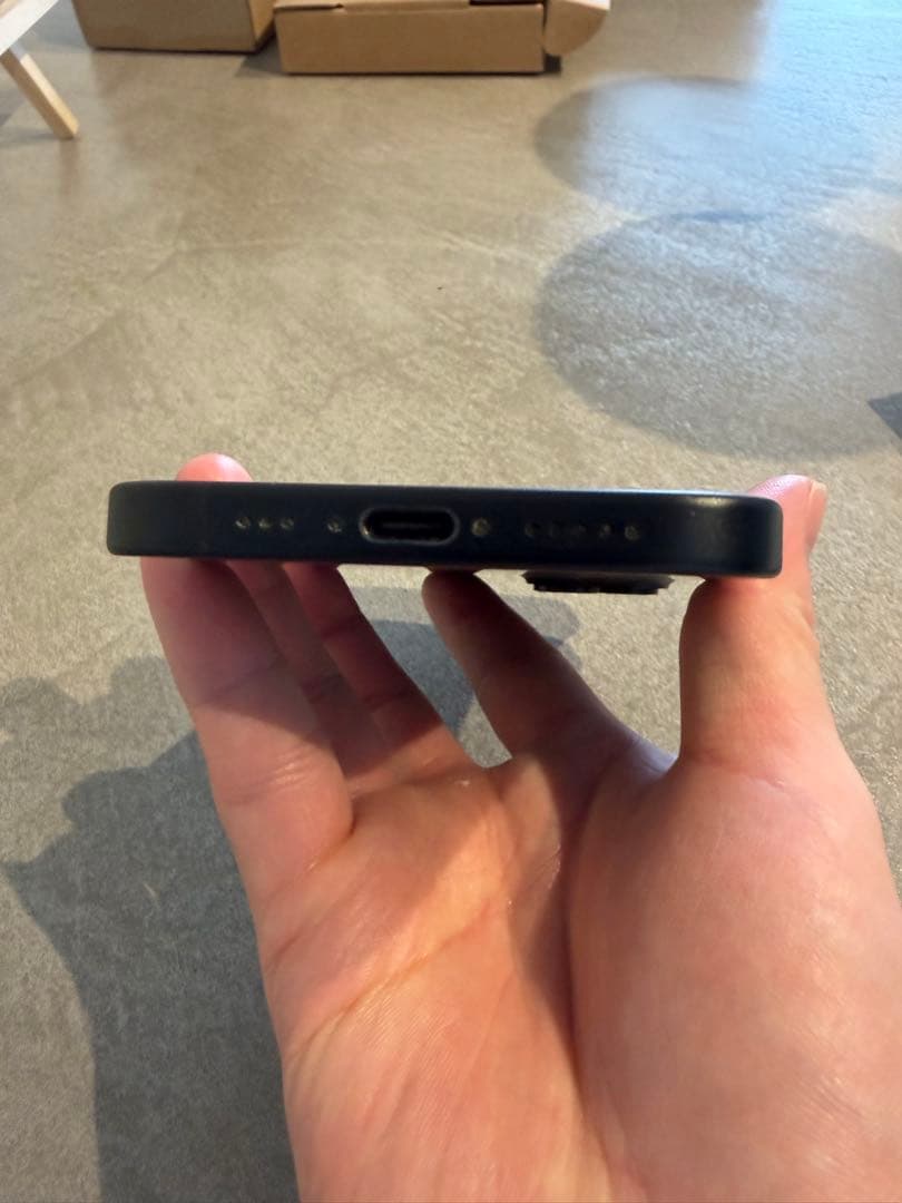 【アント】iPhone 15 ブラック128GB 箱、充電ケーブル付き