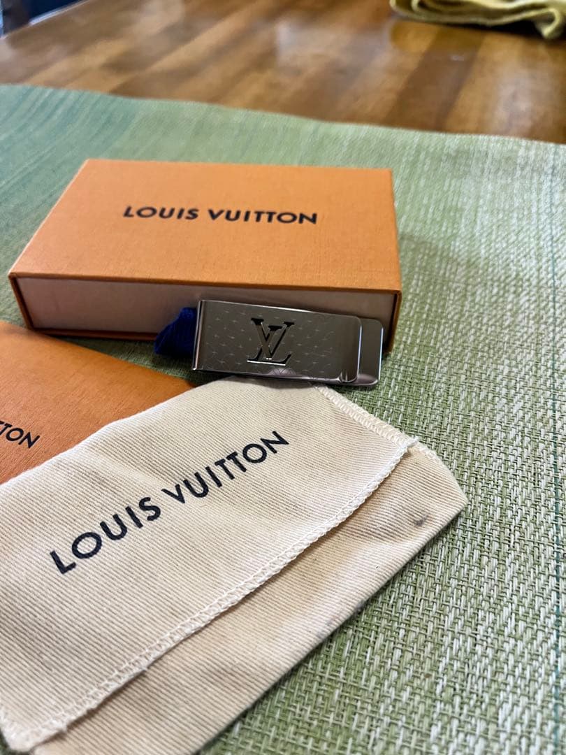 マネークリップ　ビルクリップ　ルイヴィトン