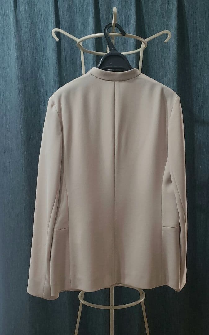 セオリーリュクス　ベージュ スーツ　38