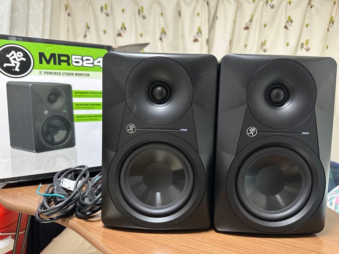 Mackie MR524 パワードスタジオモニター　ペア