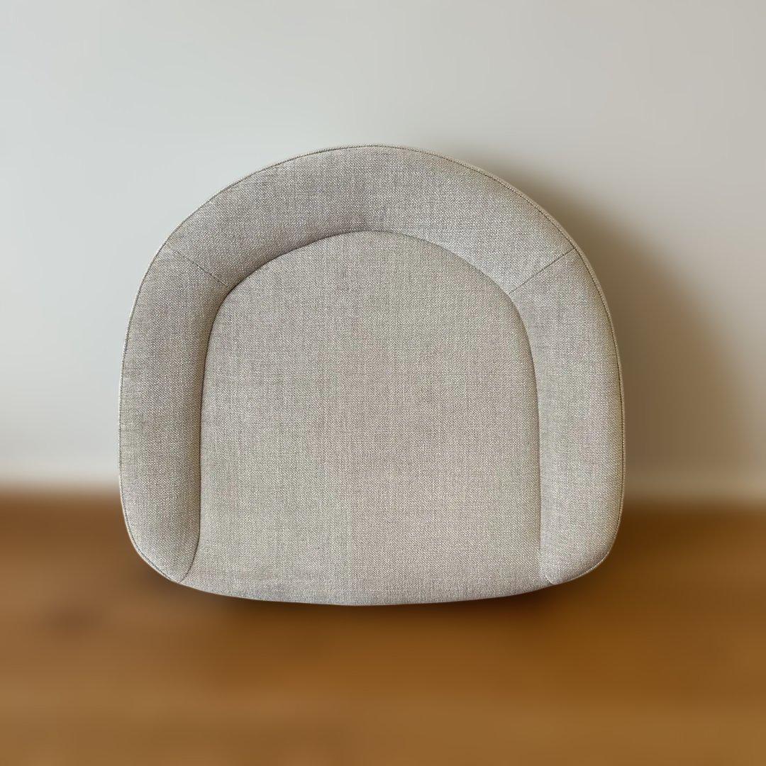 激安美品　飛騨産業　クレセントアームチェア　座面 スピリットベージュ　ラスト１枚