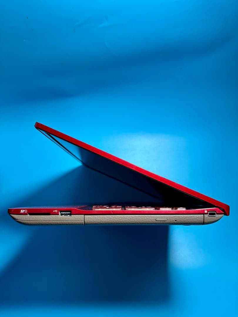 富士通 LIFEBOOK AH53/B3 i7 8550U 32GB 2TB