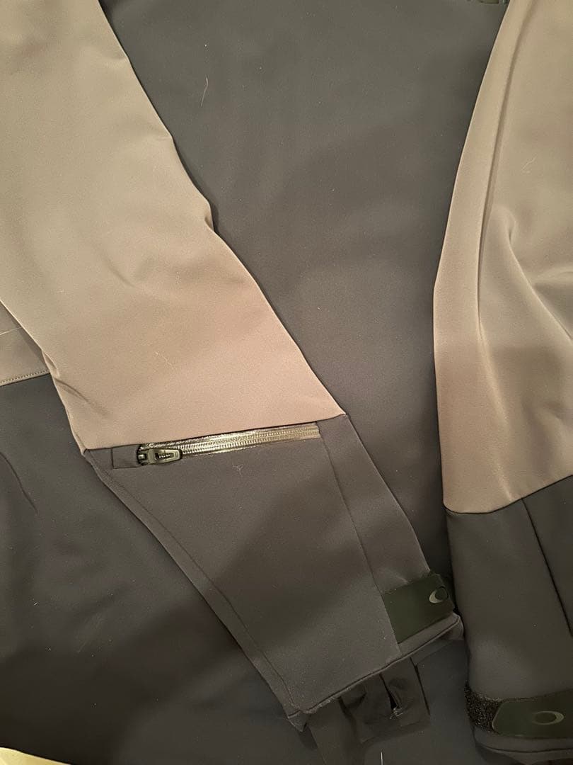 OAKLEY スノーボードウェア フード付き