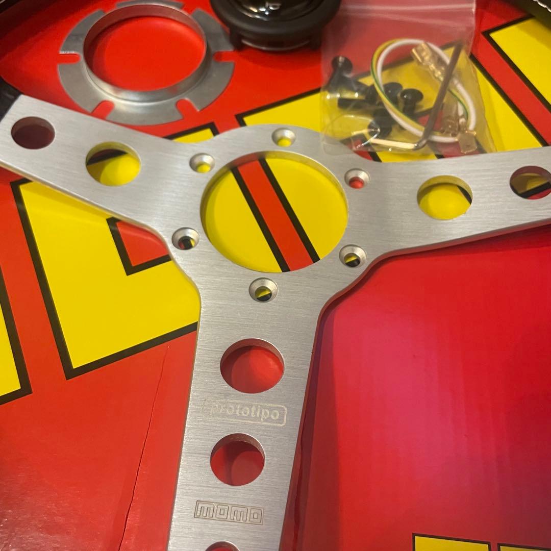 【ベイビー】momo ステアリング 箱付き 送料込み