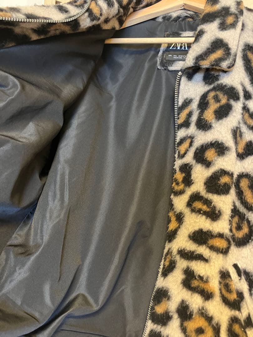 【美品】ZARAヒョウ柄ジャガードジャケット Lサイズ