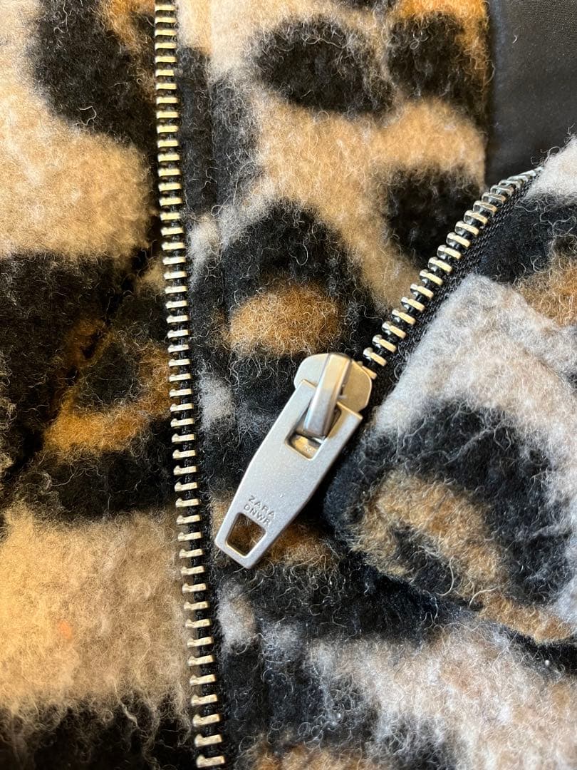 【美品】ZARAヒョウ柄ジャガードジャケット Lサイズ