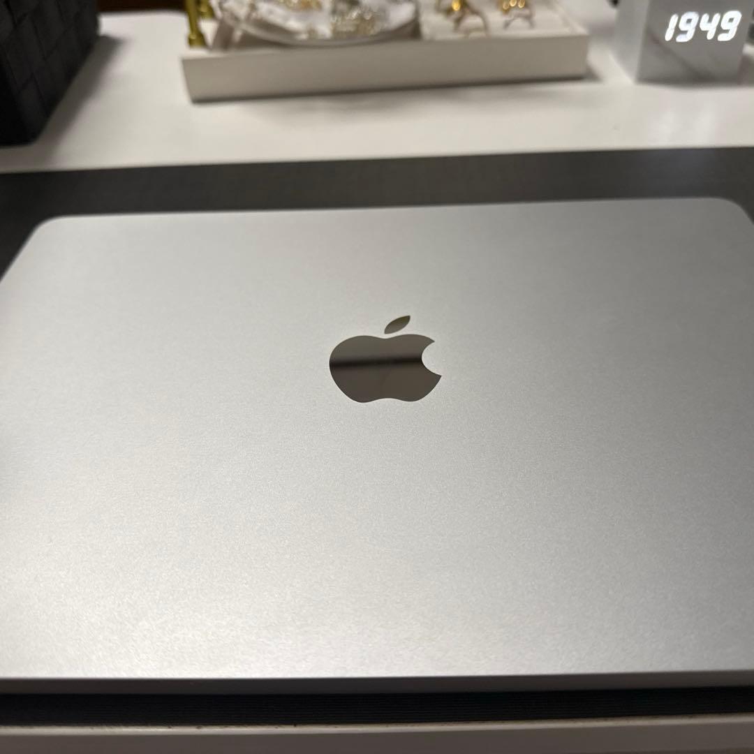 箱ありMacBook Air M3チップ搭載13インチノートブック