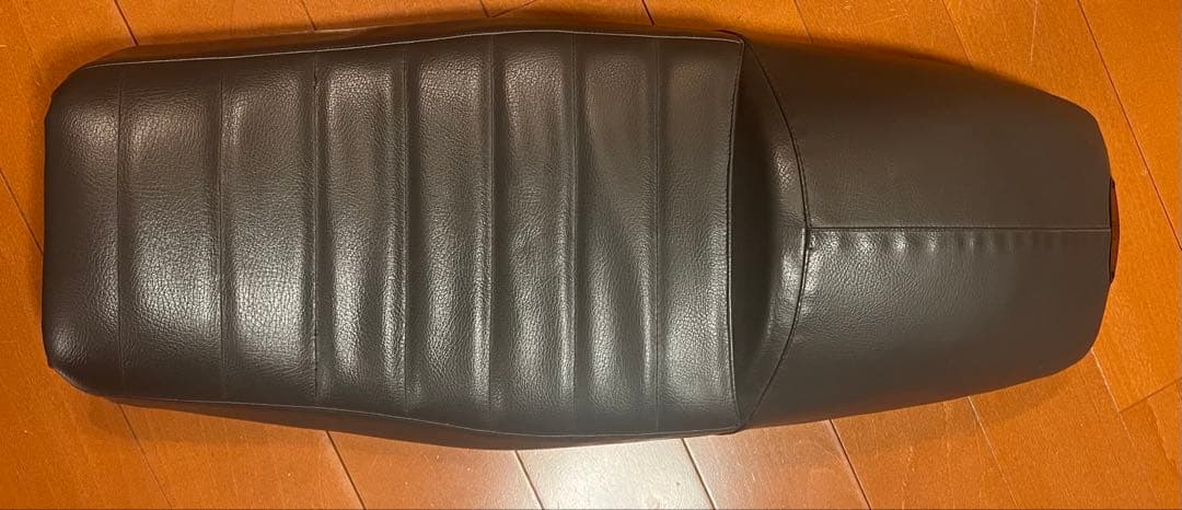 バイクシート ブラック テクスチャー仕上げ