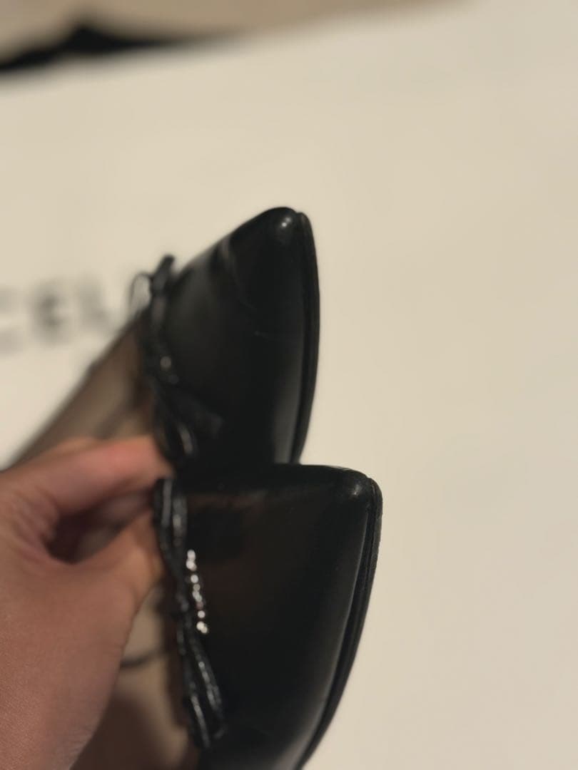 【PRADA】ブラック ポインテッドトゥ パンプス