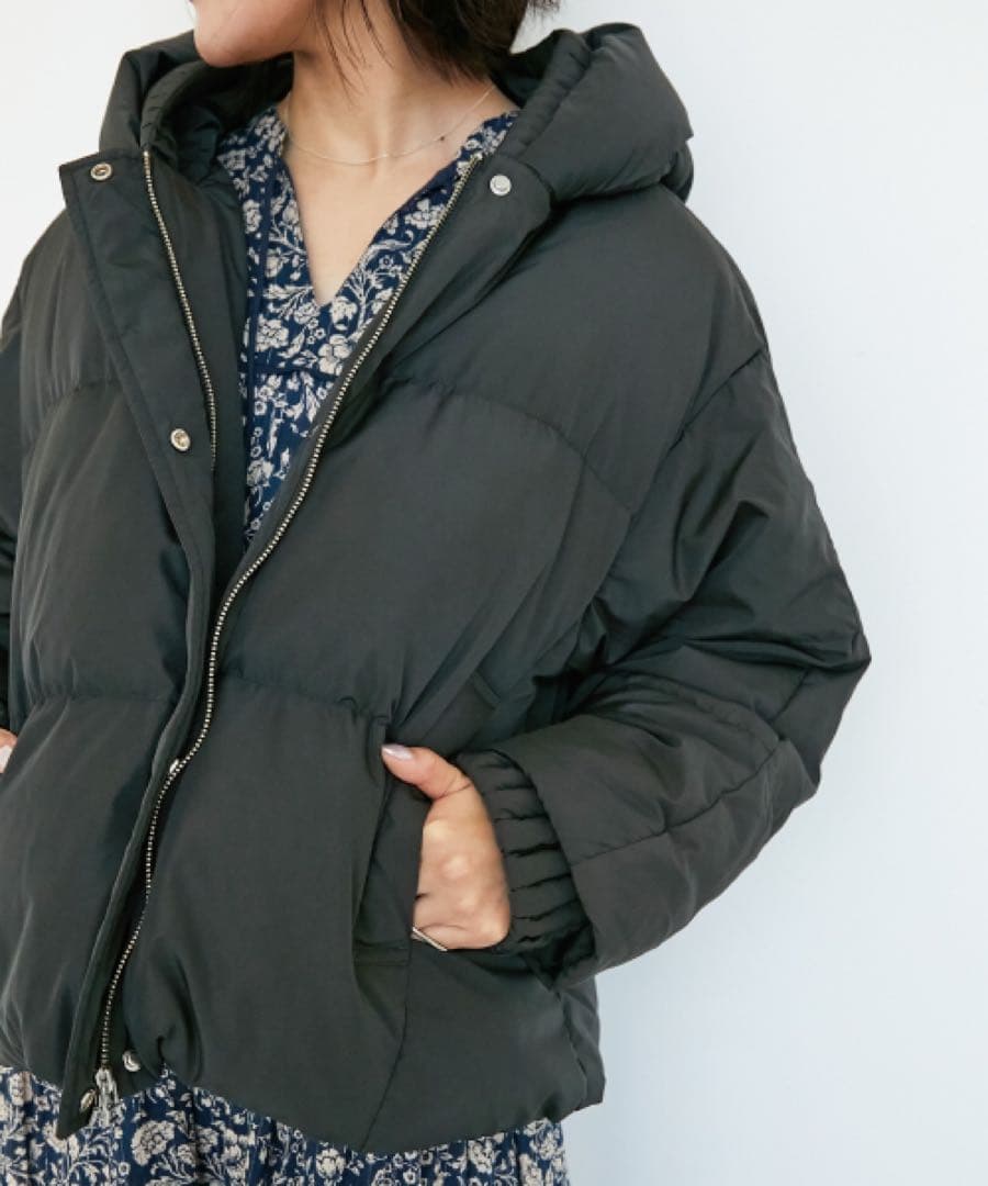 ルクールブラン　プリーツレイヤードフードショートダウン