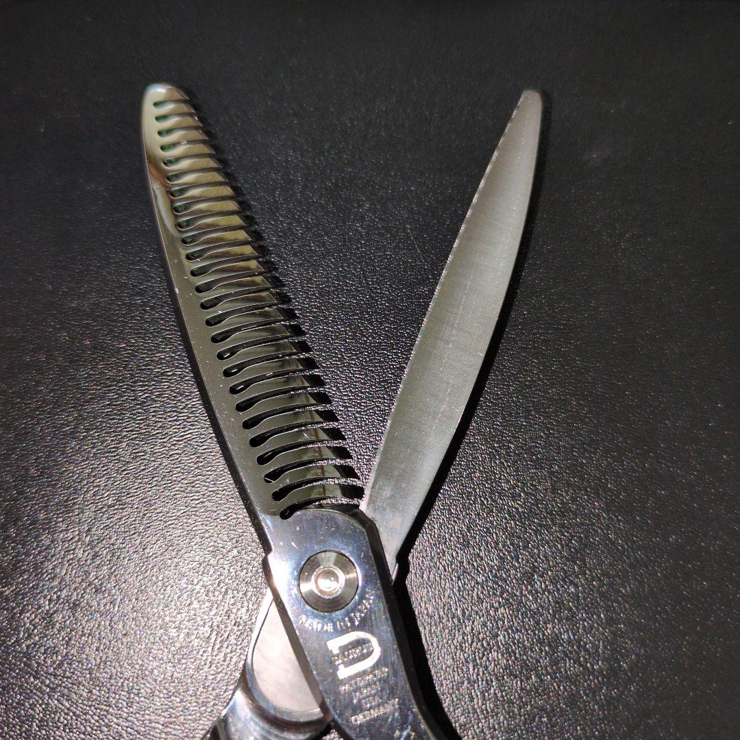 ✨美品✨トギノンダイナサウルスセニング70%6.1インチ