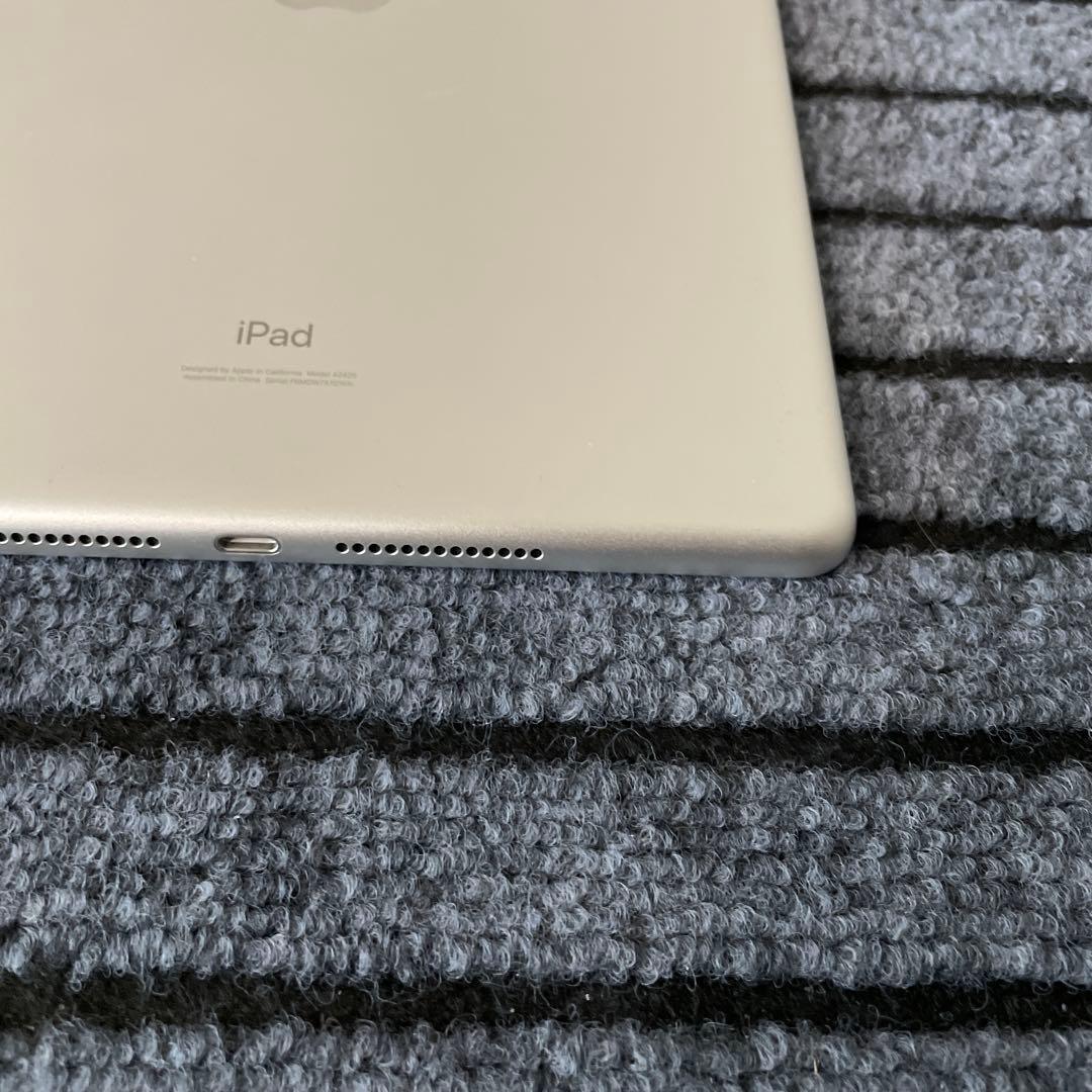 111 iPad 8世代 32GB SIMフリー シルバー