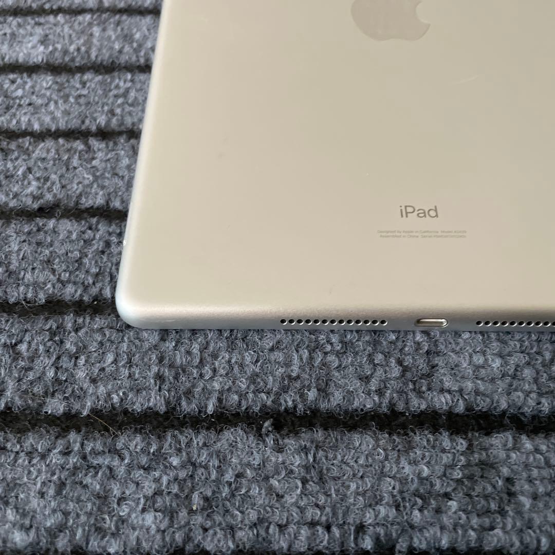 111 iPad 8世代 32GB SIMフリー シルバー