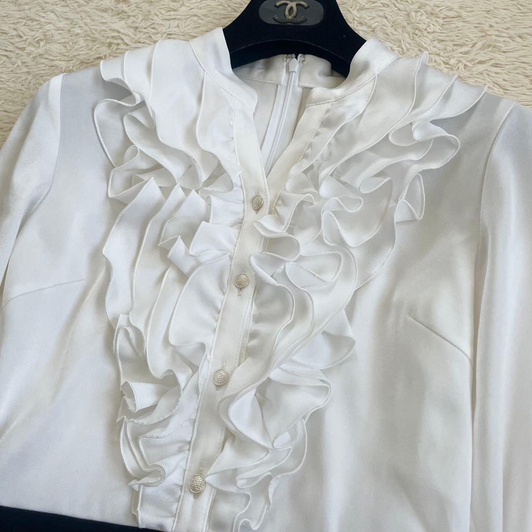 elmone様現行✨ケイミー　通年素材　サテンフリルワンピース　ストレッチサテン