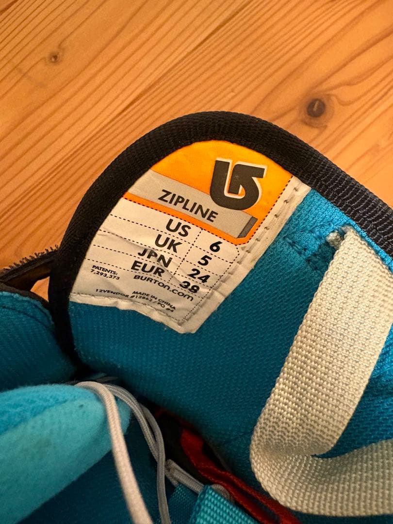 子供用CSBスノーボード133ビィンディングとBURTONブーツ24センチセット