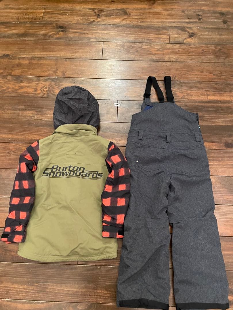 Burtonキッズ　スノボウェアXS