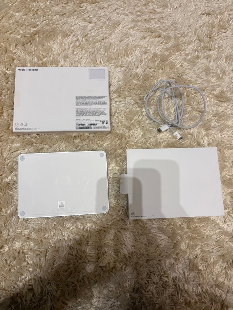 (超美品)Magic Trackpad ホワイト ライトニング充電ケーブル付き
