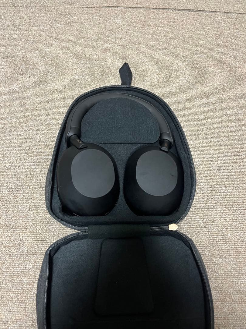 SONYwf-1000xm5 ワイヤレスヘッドホン ブラック キャリングケース付