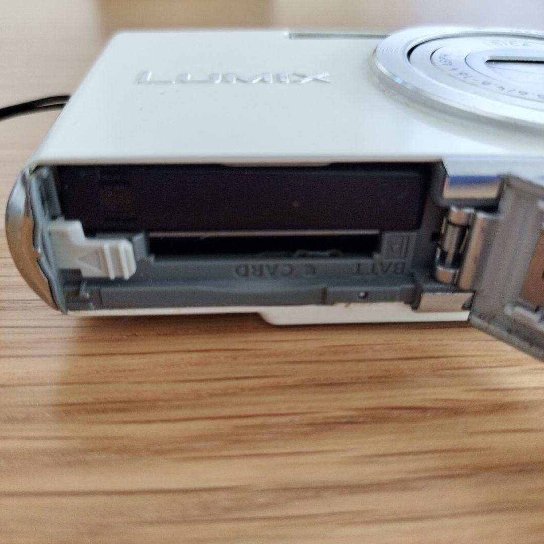 Panasonic DMC-FX33 コンパクトデジタルカメラ　ホワイト