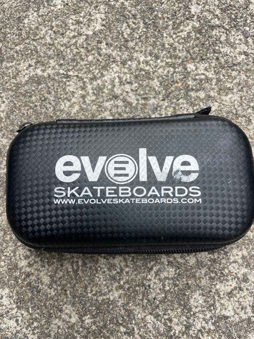 Evolve 電動スケートボード ウッドデッキ