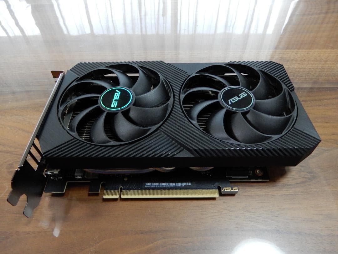 ASUS GeForce RTX グラフィックボード