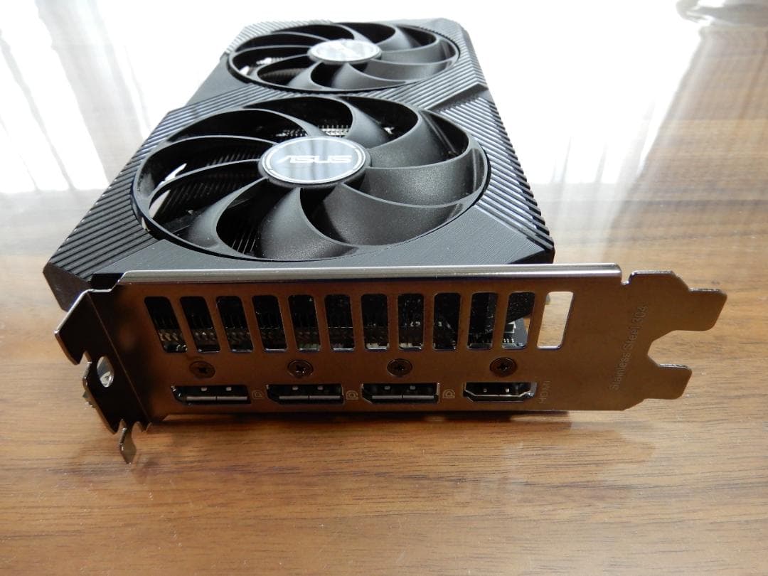 ASUS GeForce RTX グラフィックボード