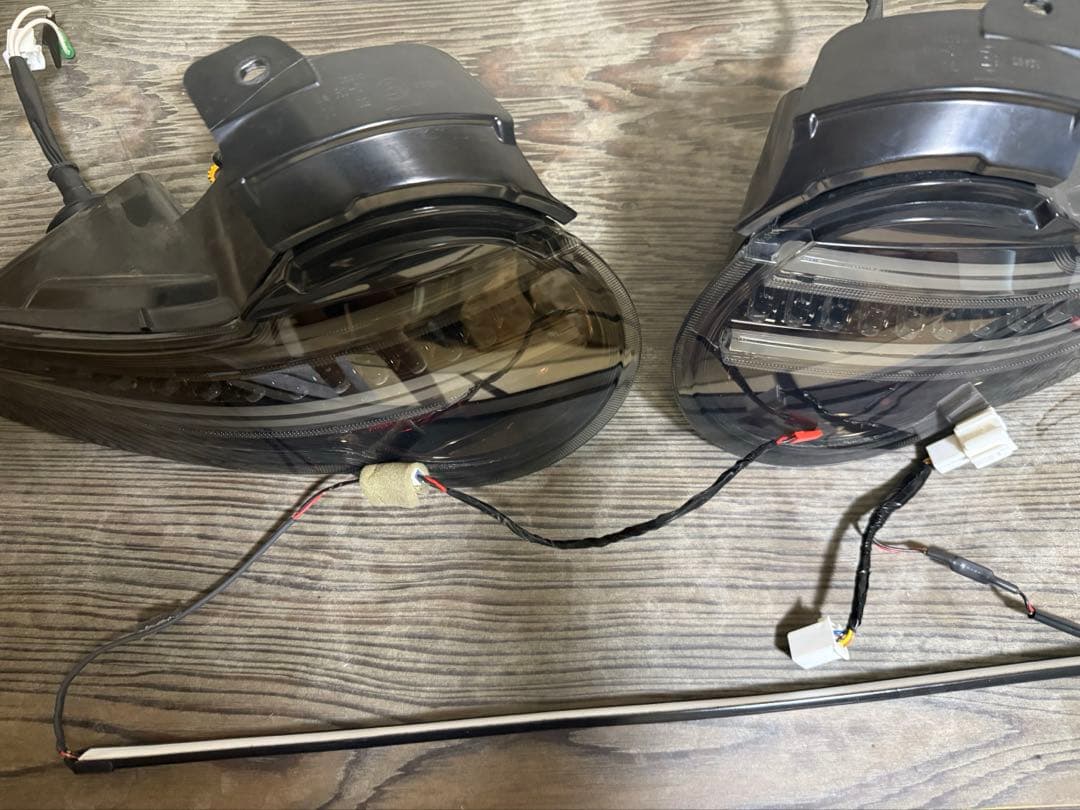 ヴァレンティジュエルLEDテールランプ　一文字テールランプ　ザ　リザード　セット