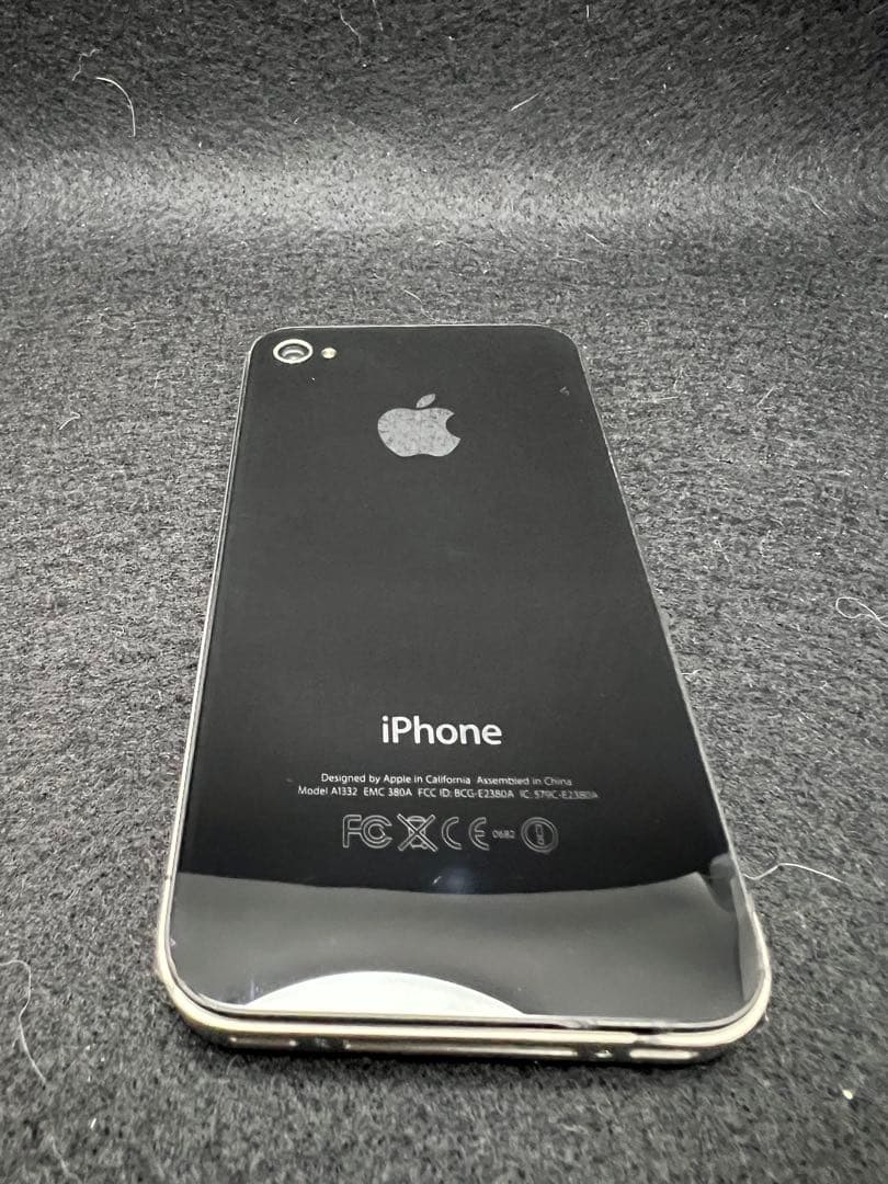 iPhone 4 本体　箱・付属品あり