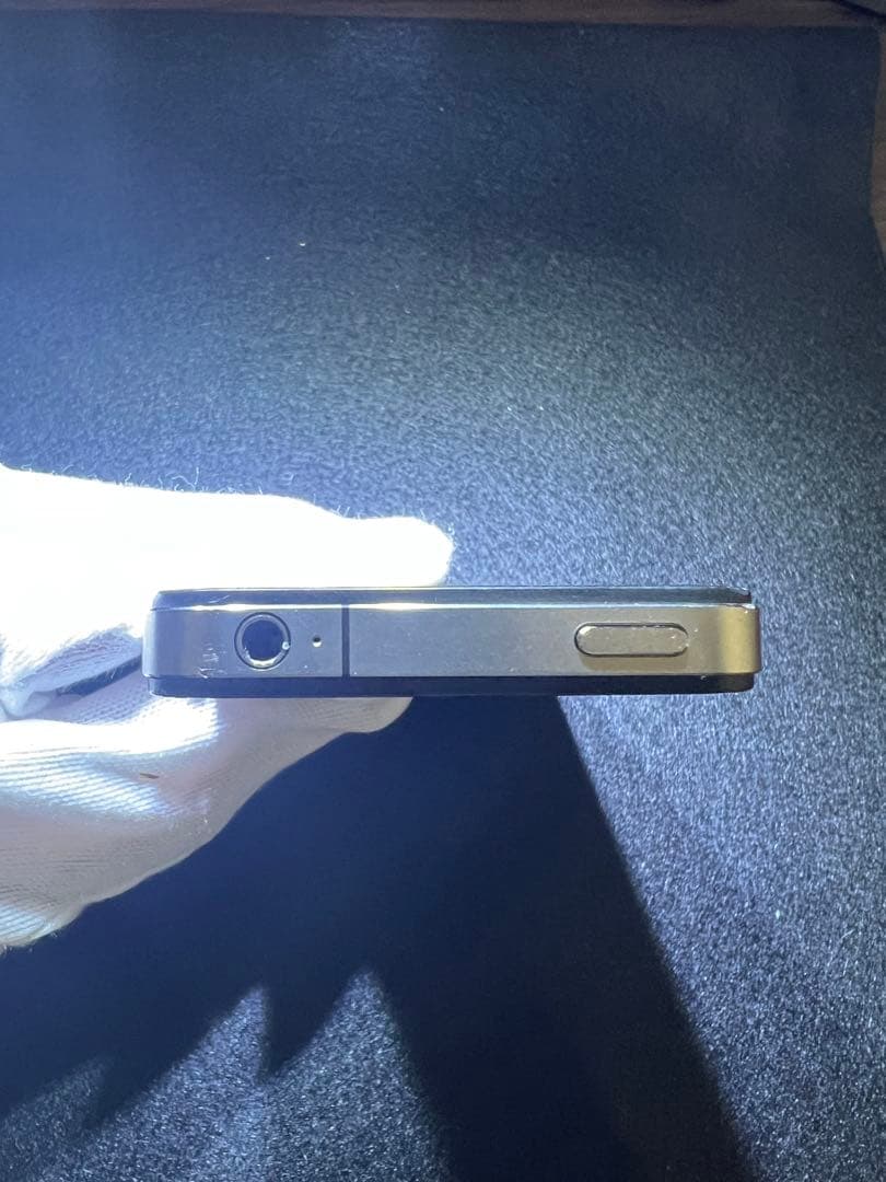 iPhone 4 本体　箱・付属品あり