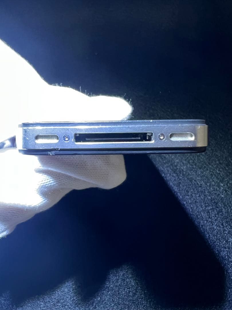 iPhone 4 本体　箱・付属品あり