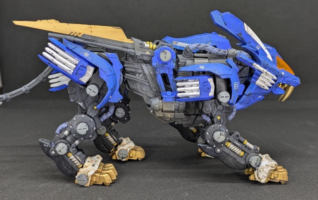 ゾイド　リアライズモデル RMZ-001　ブレードライガー　塗装済み完成品