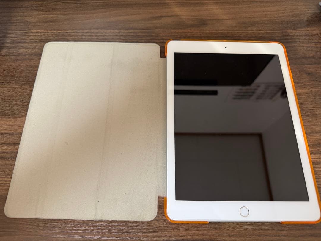 コ*ロ様 iPad第6世代 Wi-Fi+Cellularモデル 32GB MR6