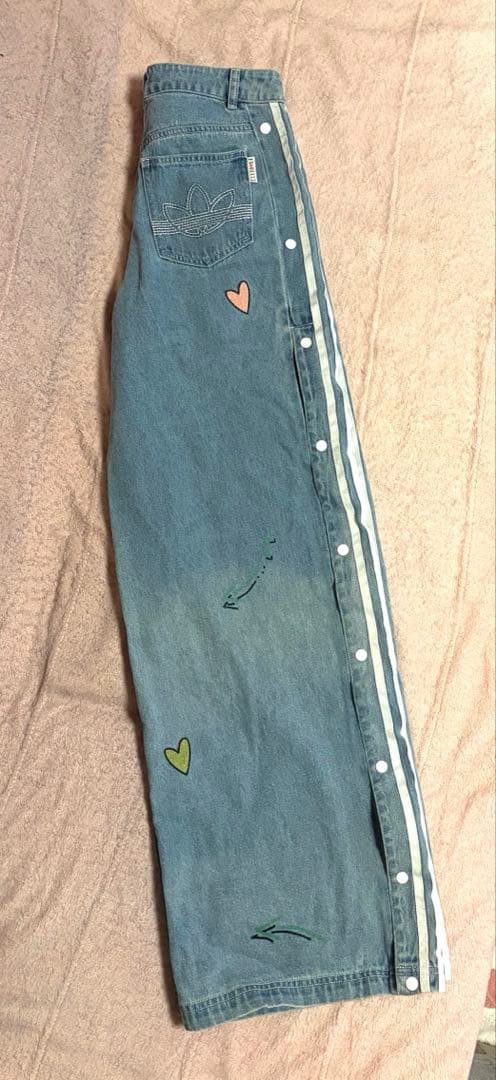 アディダス　ジーンズ