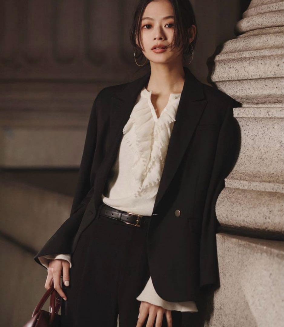 カスケードフリルニットトップス　アニュアンス　完売品　白