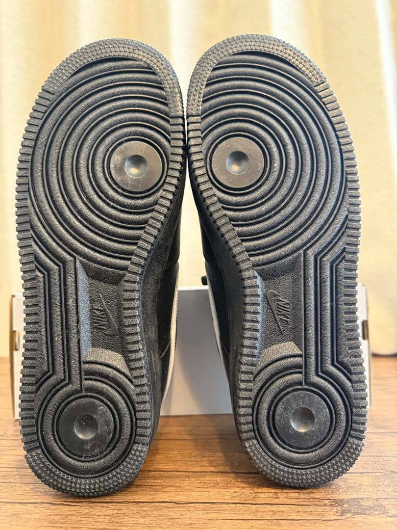 新品未使用品　Nike Air Force 1 ブラック/ホワイト