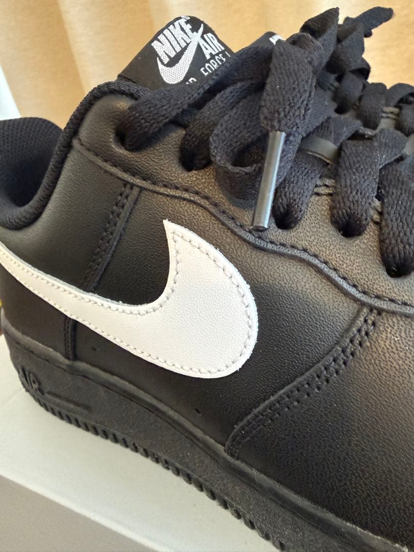 新品未使用品　Nike Air Force 1 ブラック/ホワイト