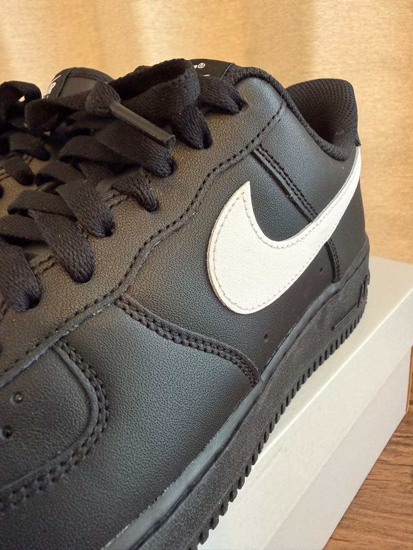 新品未使用品　Nike Air Force 1 ブラック/ホワイト